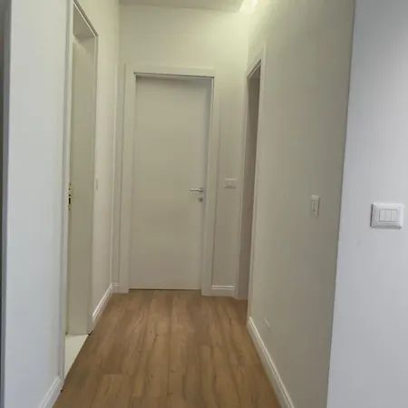 Lägenhet Spacious Luxury Tirana